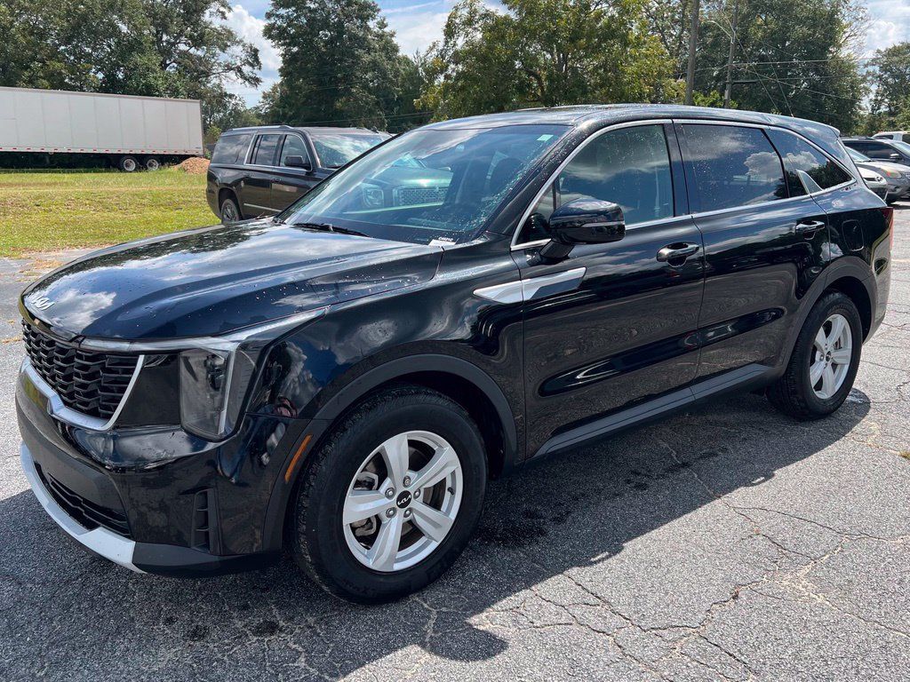Used 2025 Kia Sorento LX FWD image 21