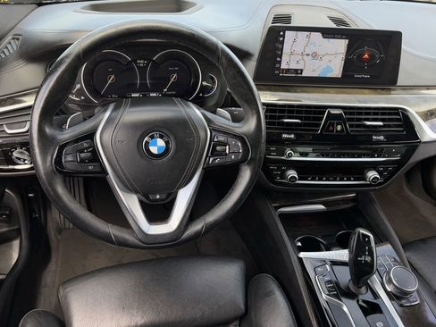Used 2018 BMW 530i xDrive AWD/4WD image 13