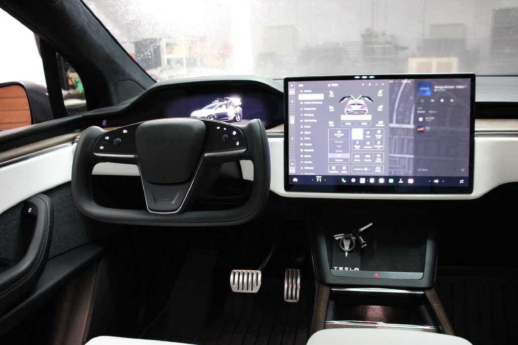 Used 2023 Tesla Model X AWD/4WD image 13