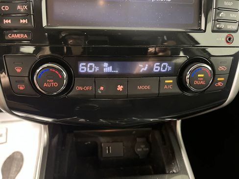 Used 2013 Nissan Altima 2.5 SL w/ Technology Pkg FWD image 21