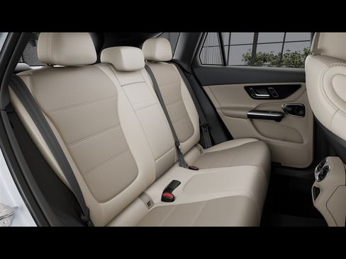 Certified 2026 Mercedes-Benz GLC 300 4MATIC image 40