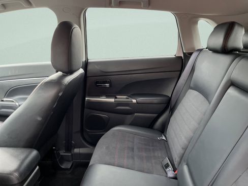 Used 2024 Mitsubishi Outlander Sport SE image 27