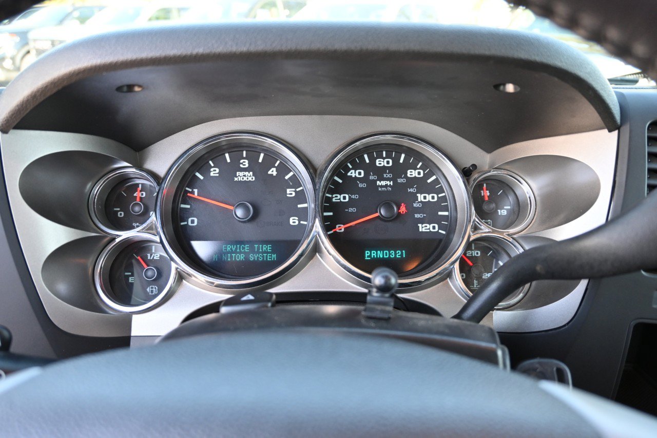 Used 2009 Chevrolet Silverado 1500 LT w/ Texas Edition RWD image 11