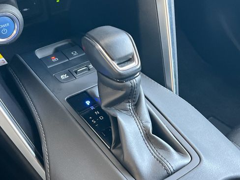 Used 2021 Toyota Venza LE w/ Carpet Mat Package (TMS) AWD/4WD image 20