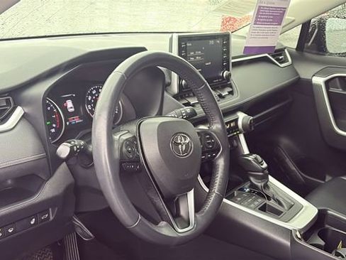 Certified 2020 Toyota RAV4 XLE Premium image 10