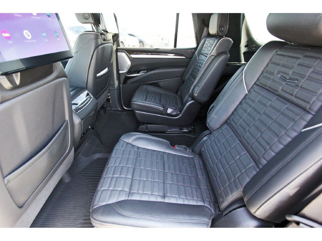 Certified 2026 Cadillac Escalade Platinum Sport w/ LPO, ONYX Package AWD/4WD image 7