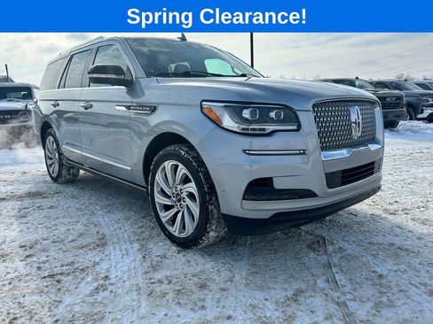 Used 2024 Lincoln Navigator Premiere image 8
