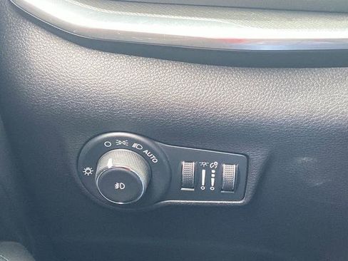 Used 2024 Jeep Compass Limited image 13