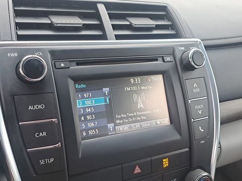 Used 2015 Toyota Camry LE image 20