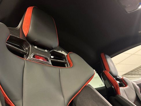 Used 2023 BMW M4 CSL image 15