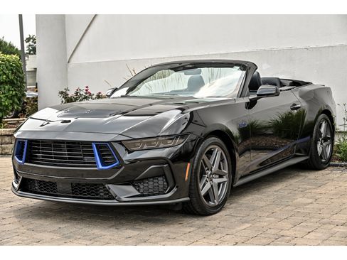 Used 2025 Ford Mustang GT Premium RWD image 5