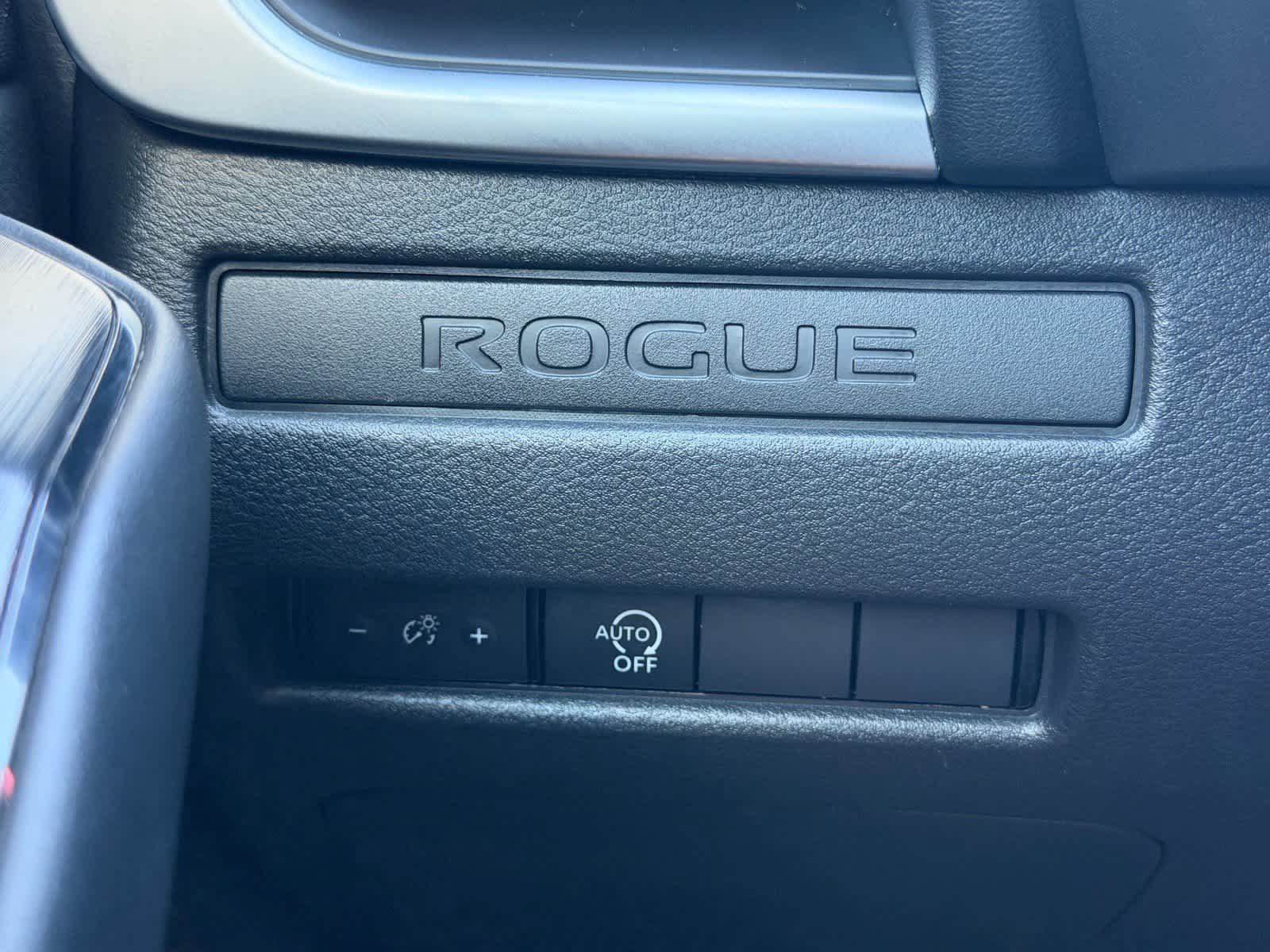 Certified 2025 Nissan Rogue S FWD image 23