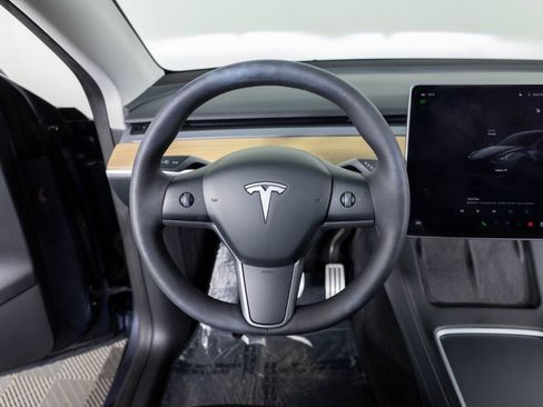Used 2023 Tesla Model Y Performance image 34