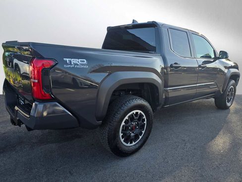 Used 2024 Toyota Tacoma TRD Off-Road image 3