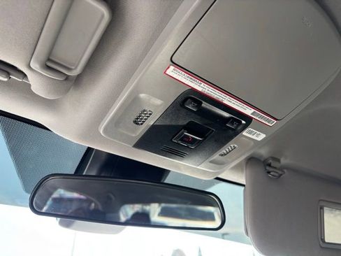 Used 2021 Toyota Camry SE w/ Cold Weather Package image 9