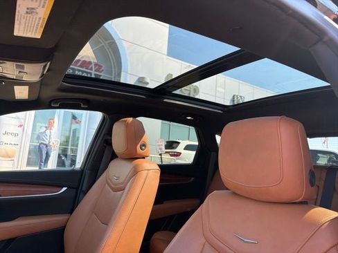 Certified 2023 Cadillac XT5 Premium Luxury AWD/4WD image 12