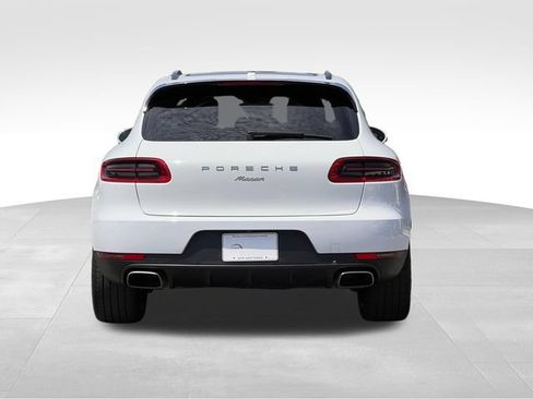 Used 2018 Porsche Macan w/ Premium Package Plus AWD/4WD image 8