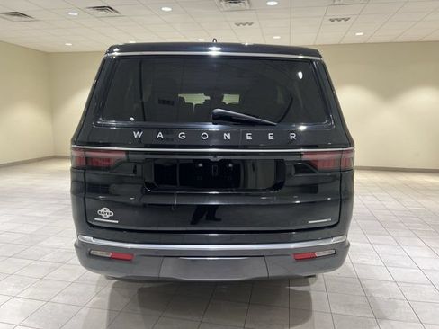Used 2022 Jeep Wagoneer Series II w/ Convenience Group I AWD/4WD image 4