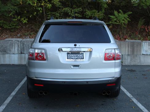 Used 2010 GMC Acadia SLE image 8