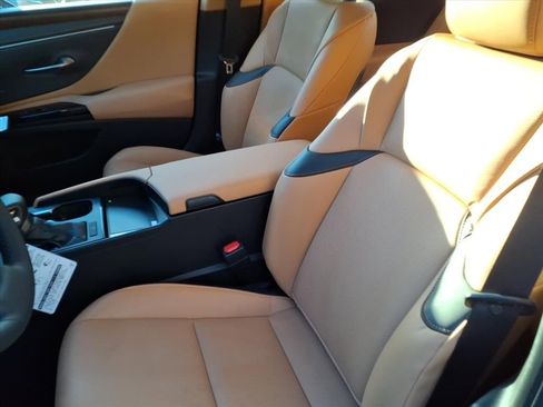 New 2025 Lexus ES 350 w/ Premium Package image 13