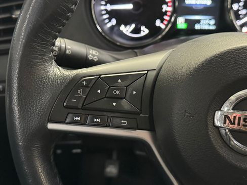 Used 2017 Nissan Rogue SL w/ SL Premium Package image 23