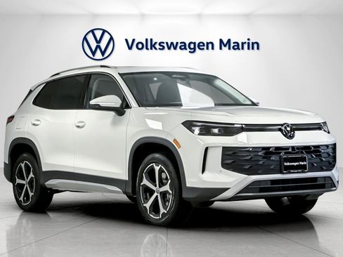 New 2026 Volkswagen Tiguan SE image 7