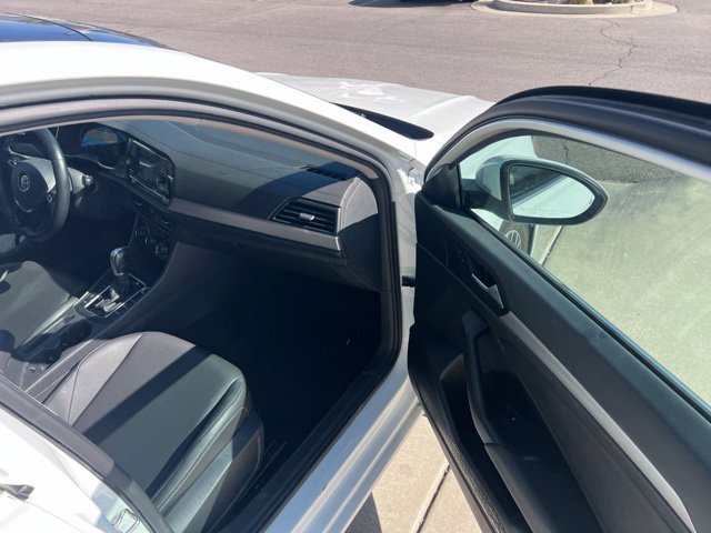 Used 2019 Volkswagen Jetta SE w/ Cold Weather Package FWD image 26