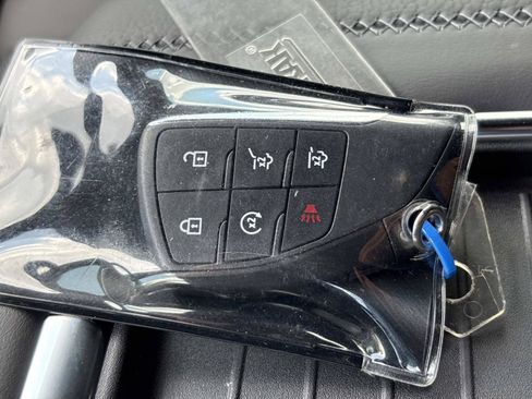 Used 2024 GMC Yukon XL Denali AWD/4WD image 37