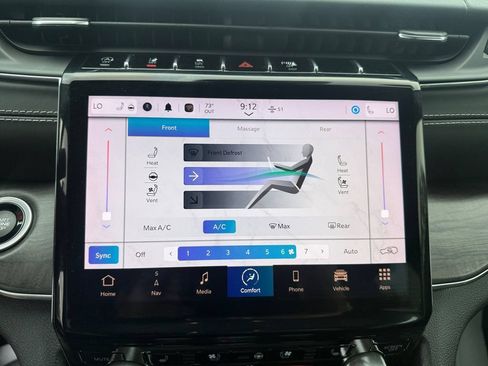 Certified 2023 Jeep Grand Cherokee Overland w/ Luxury Tech Group IV AWD/4WD image 24