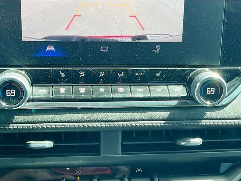 Used 2025 Chevrolet Colorado LT w/ Advanced Trailering Package image 15