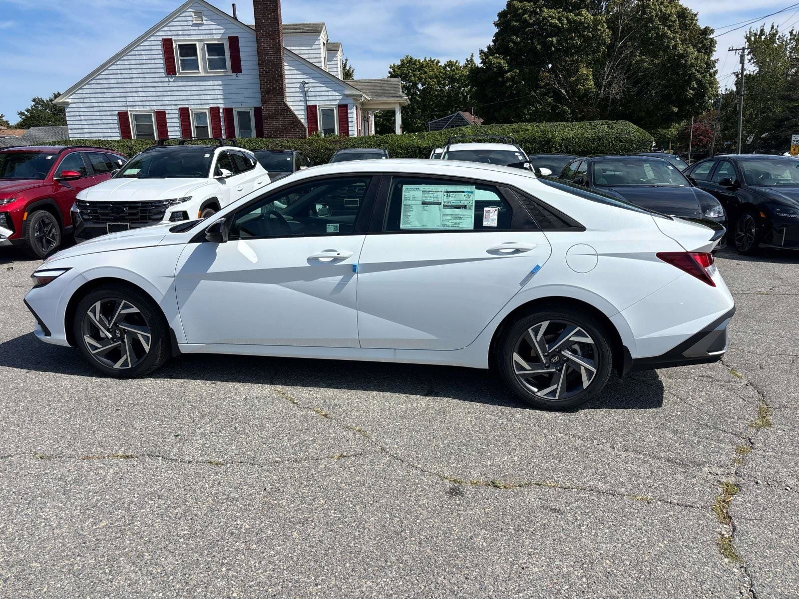 Used 2025 Hyundai Elantra Sport FWD image 2