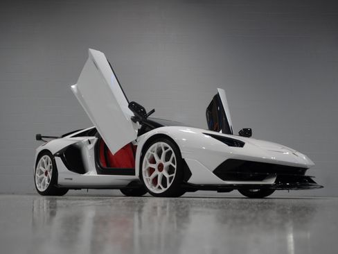 Used 2020 Lamborghini Aventador SVJ AWD/4WD image 63