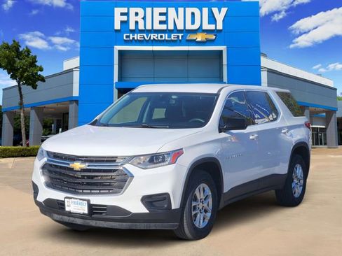 Used 2020 Chevrolet Traverse LS image 3