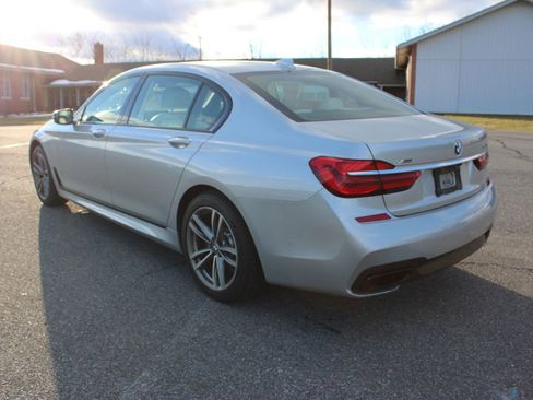 Used 2018 BMW 750i xDrive image 6