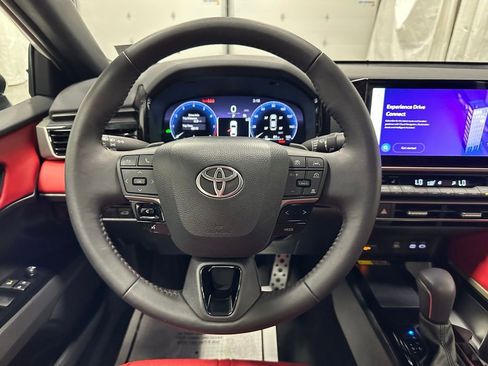 Used 2025 Toyota Camry XSE image 18