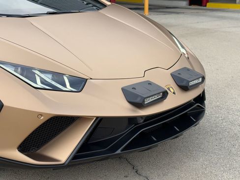 Used 2024 Lamborghini Huracan Sterrato image 3