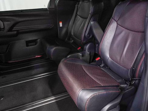 Used 2025 Toyota Sienna XSE image 21