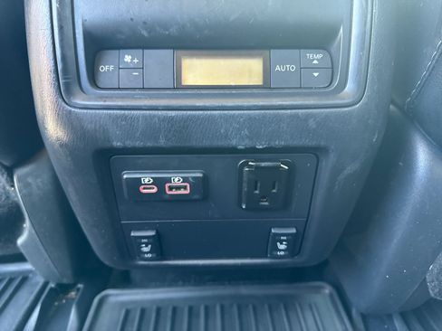 Used 2019 Nissan Pathfinder Platinum AWD/4WD image 40