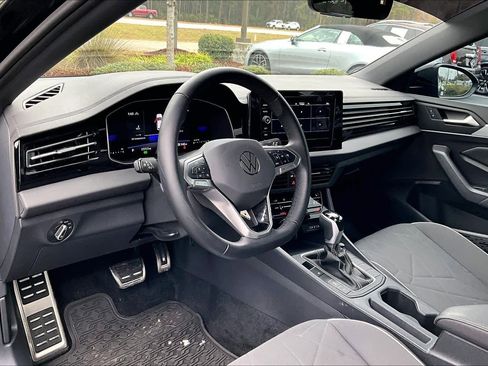 Used 2025 Volkswagen Jetta Sport image 16