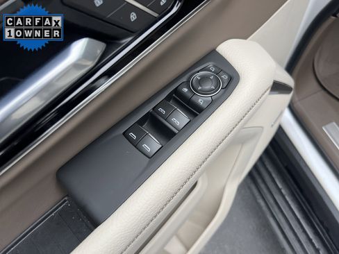 Used 2025 GMC Yukon XL Denali w/ Denali Reserve Package image 15