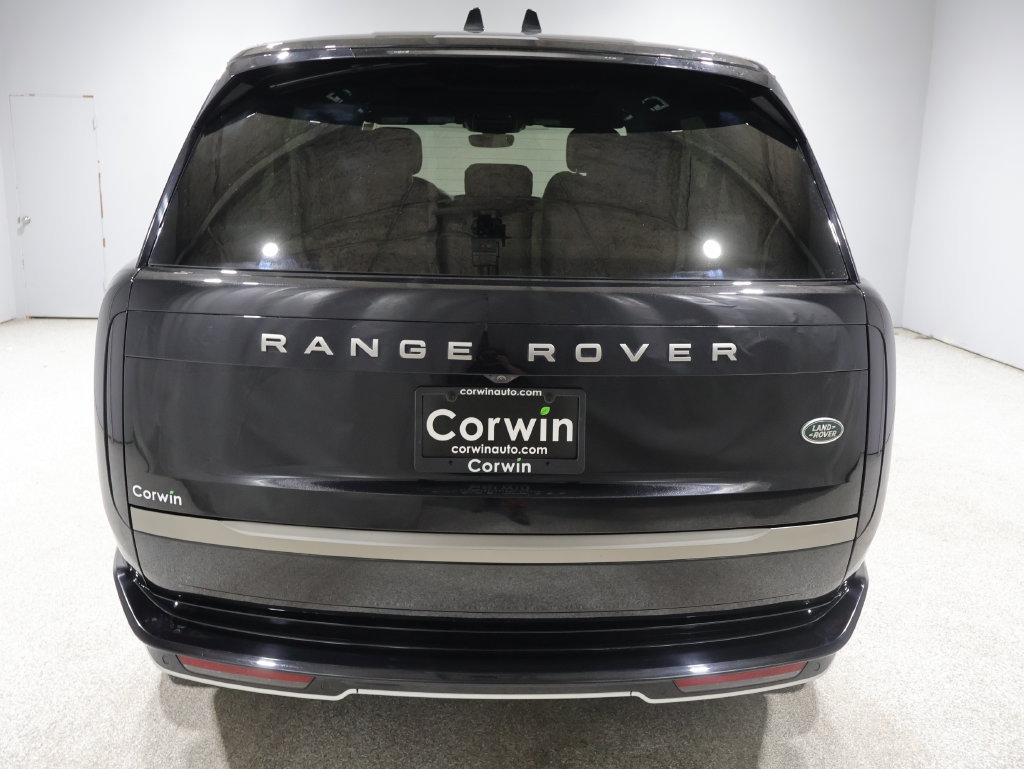 Used 2023 Land Rover Range Rover Long Wheelbase SE AWD/4WD image 3