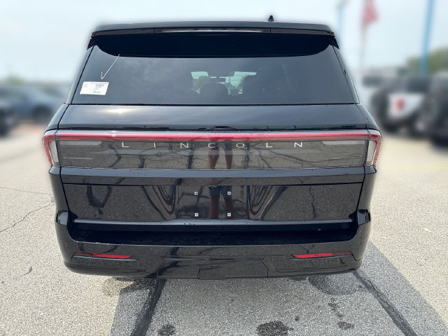 New 2027 Lincoln Navigator Reserve w/ Jet Appearance Package AWD/4WD image 6