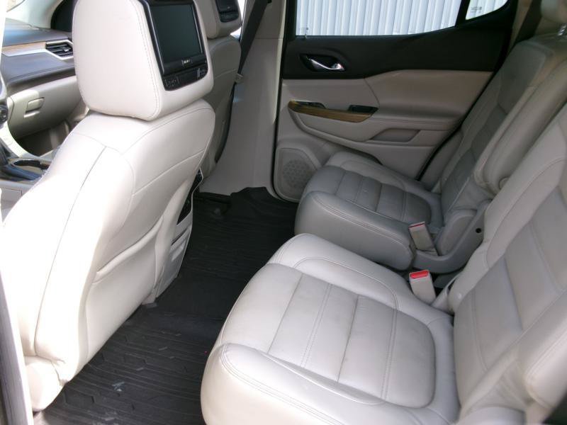 Used 2017 GMC Acadia Denali w/ Technology Package FWD image 17