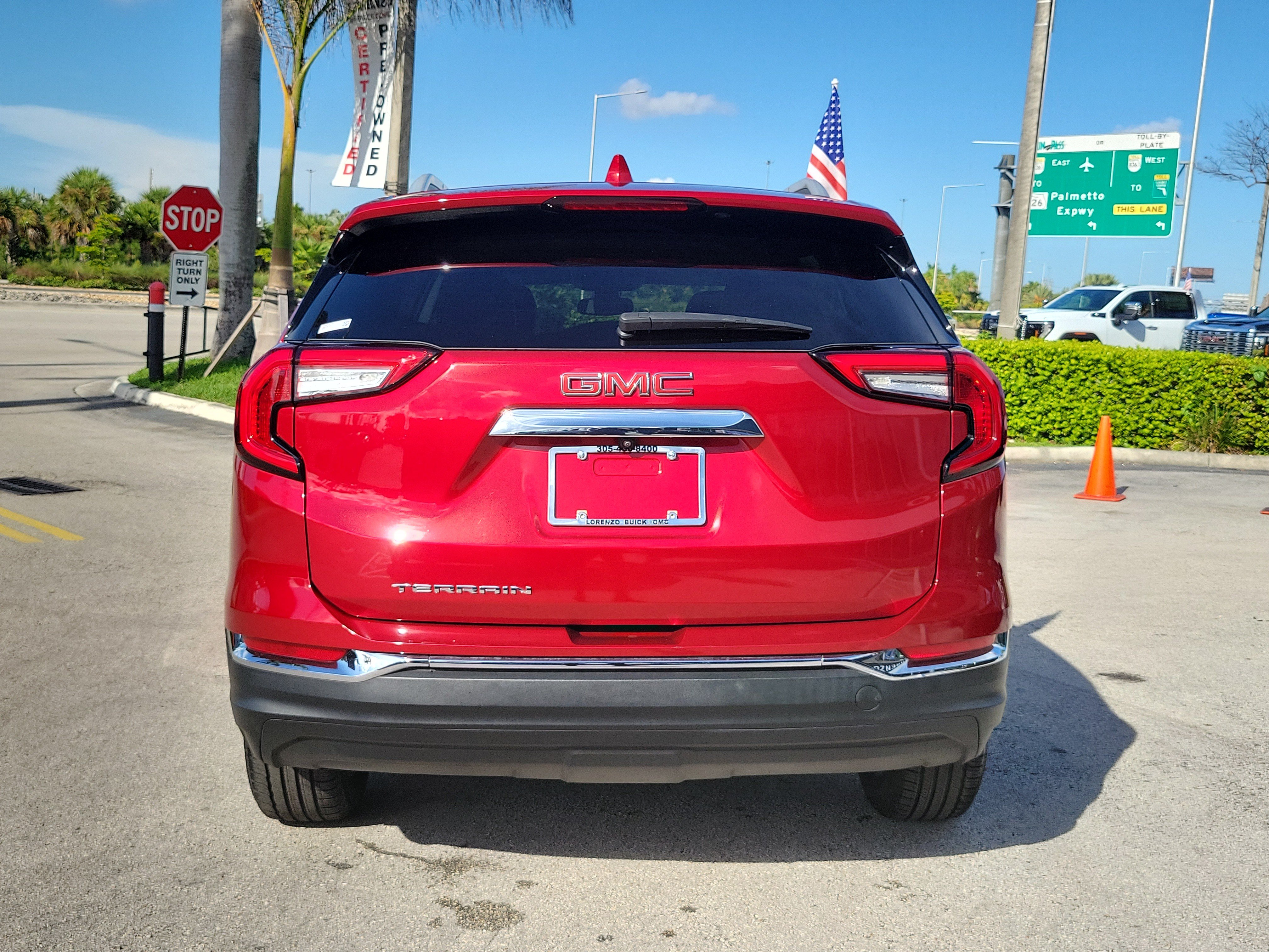 Used 2024 GMC Terrain SLT FWD image 6