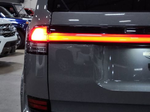 Used 2024 Lexus GX 550 w/ Accessory Package (Z1) image 20