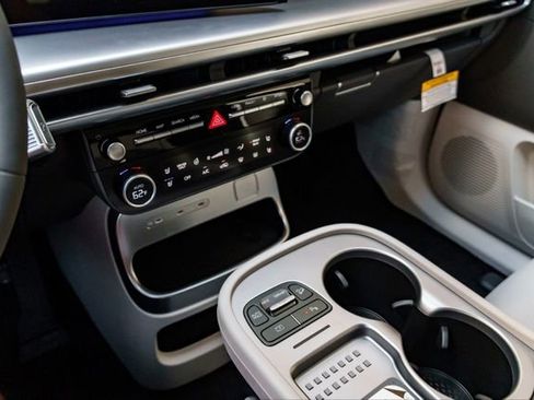 New 2026 Hyundai Ioniq 9 SEL AWD/4WD image 18