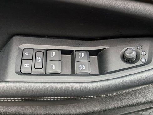 Used 2024 Jeep Grand Cherokee Limited image 12