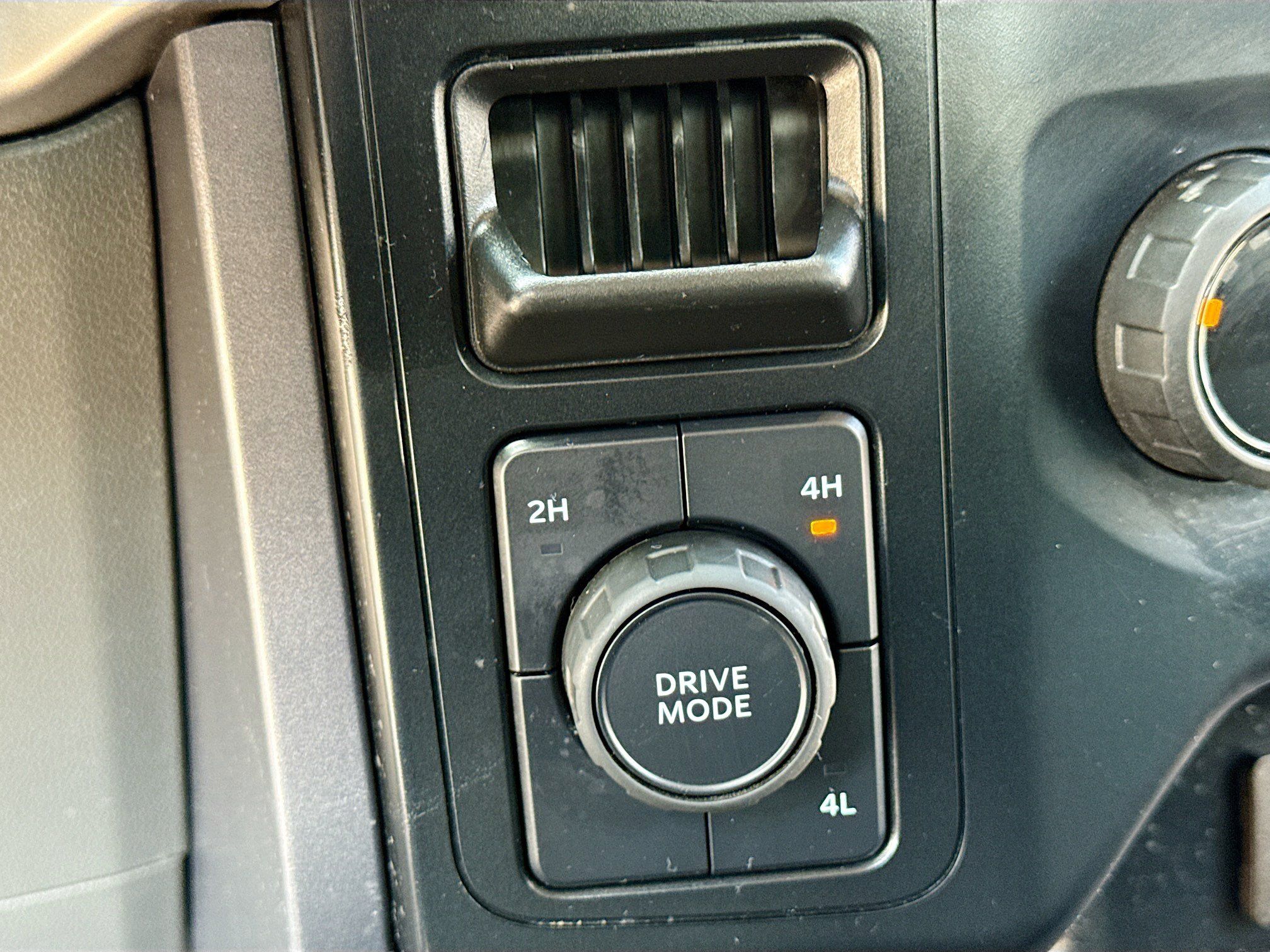 Used 2023 Ford F150 XLT AWD/4WD image 10