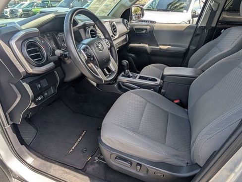 Used 2022 Toyota Tacoma SR5 w/ Technology Package RWD image 10