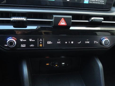 Used 2026 Kia Sportage EX image 16